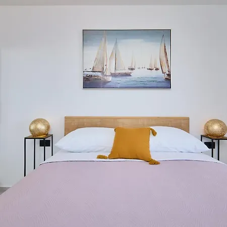 Hedera Estate, Hedera A28