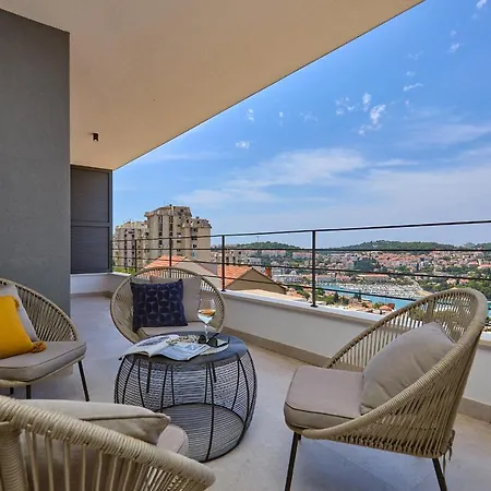 Hedera Estate, Hedera A28 *