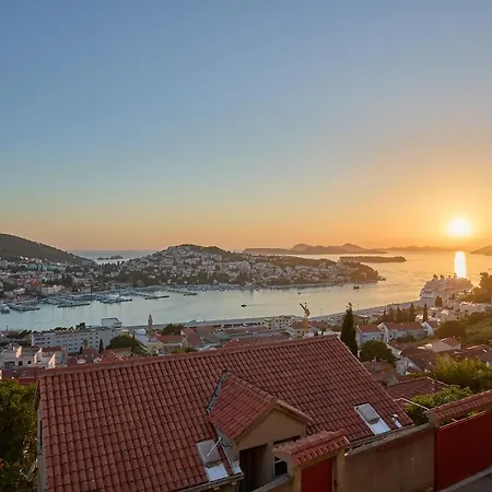 Hedera Estate, Hedera A28 *