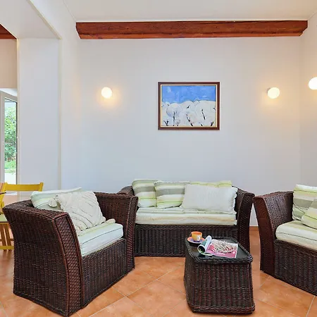 Hedera Estate, Hedera A28 Dubrovnik