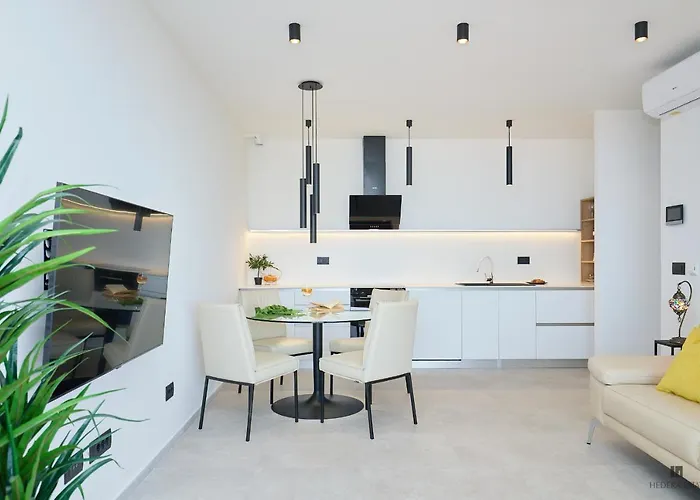 Hedera Estate, Hedera A28 *