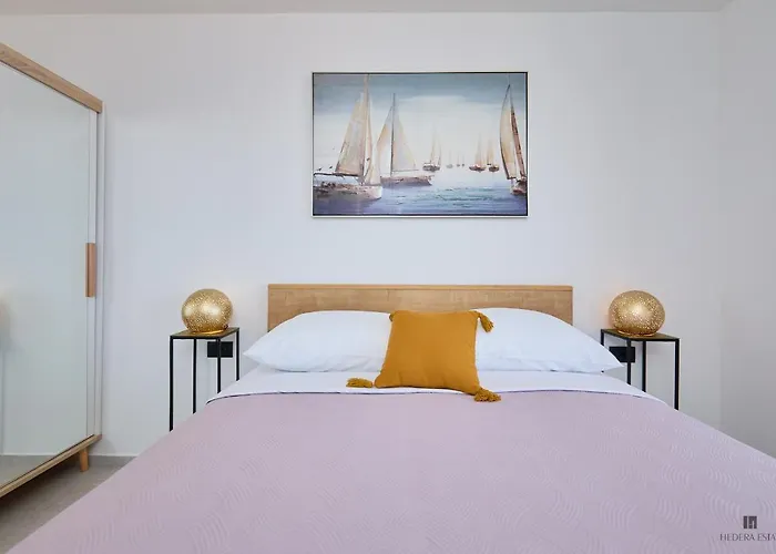 Hedera Estate, Hedera A28