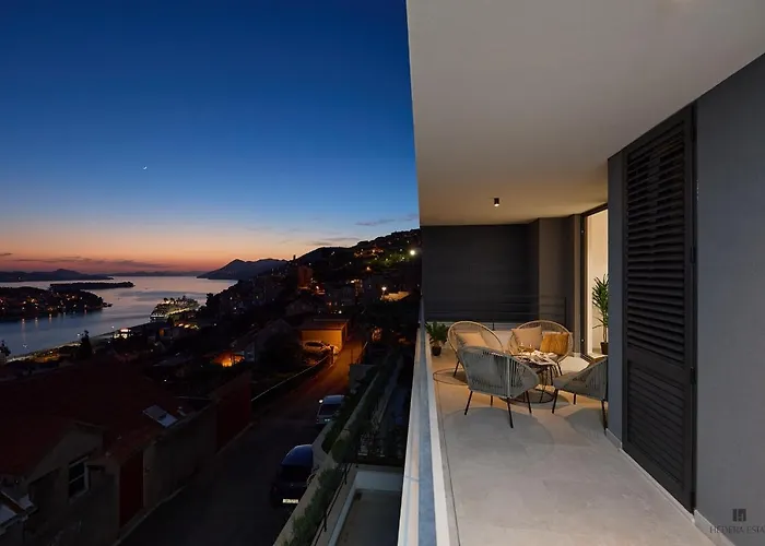 Hedera Estate, Hedera A28 *