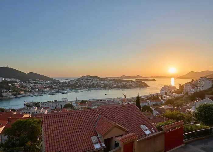 Hedera Estate, Hedera A28 *